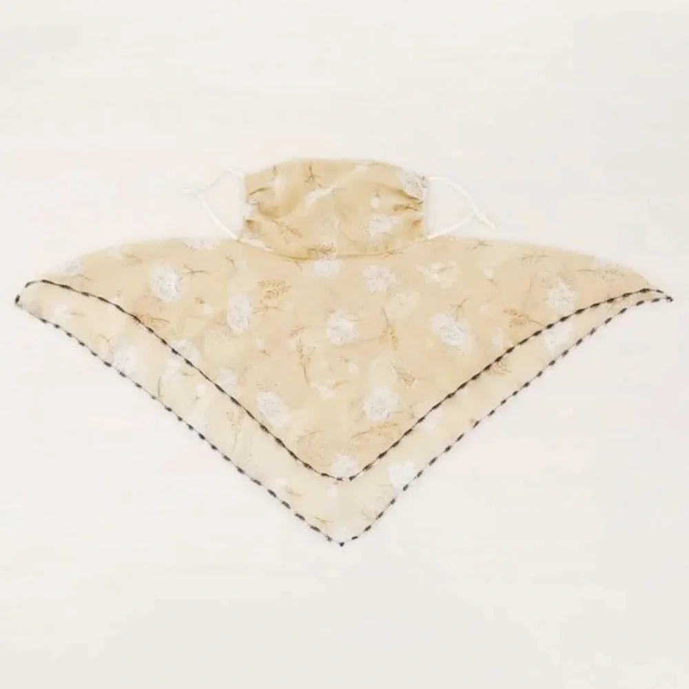 Adult facemask/scarf brand new